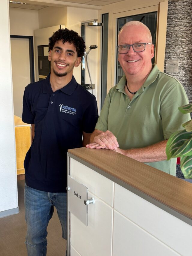 Heute sind unsere neuen Azubis gestartet und wir freuen uns riesig, dass ihr jetzt Teil unseres Teams seid. Auf viele Erfahrungen, neue Herausforderungen und eine gute gemeinsame Zeit.🙌🏼. Schön, dass ihr da seid!💙#Karrierestart #Ausbildung #Azubis #Willkommen #Team