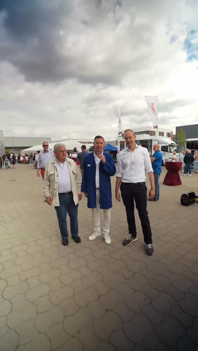 Sommer, Sonne, Feierstimmung! Unser Sommerfest war ein voller Erfolg und dieses Video zeigt die besten Momente. Ein riesiges Dankeschön an alle Kollegen, Helfer und Gäste, die diesen Tag unvergesslich gemacht haben. ☀️🎉

#sommerfest #mehrspassimbad #zentrallager