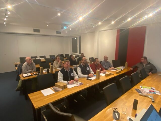 Küster & Friends in Garbsen📍
Im EZG bei der IV Böhmke mit starken Schulungen von IMI Heimeier, Ditech Wasseraufbereitung (SYR), TECE & Armaflex 💪
Top Wissen, top Austausch!

#mehrspassimbad #schulung #ezg #ivboehmke #weiterbildung