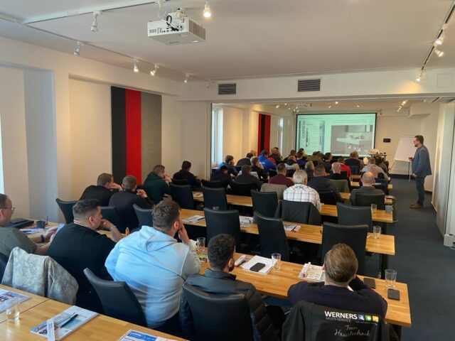 Seminar Trinkwasserhygiene im Experten Zentrum Garbsen 💧

Gemeinsam mit unseren Partnerlieferanten TECE und CONTI+ durften wir knapp 60 teilnehmende Kundinnen und Kunden zu einer rundum gelungenen Veranstaltung begrüßen.

Im Experten Zentrum Garbsen der Industrievertretung Böhmke standen praxisnahe Inhalte, fachlicher Austausch und aktuelle Anforderungen der Trinkwasserhygiene im Fokus.

Vielen Dank an alle Teilnehmenden und Referenten – eine sehr gelungene Veranstaltung mit wertvollem Input und starkem Networking! 👏

#Trinkwasserhygiene #Seminar #TECE #CONTIplus